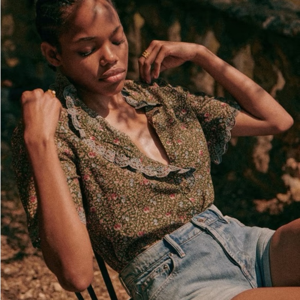 NWOT Sézane Dalhia Blouse in Khaki Mini Flowers